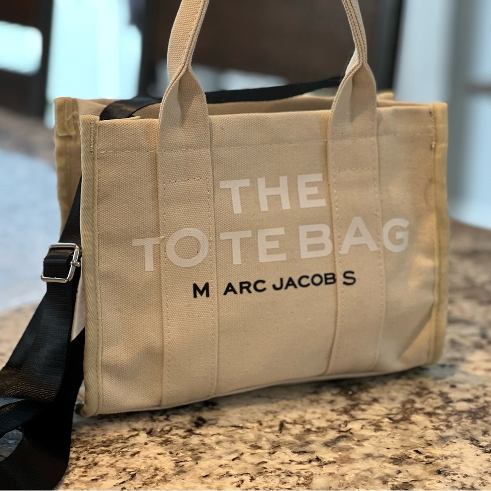MARC JACOBS “THE TOTE BAG”